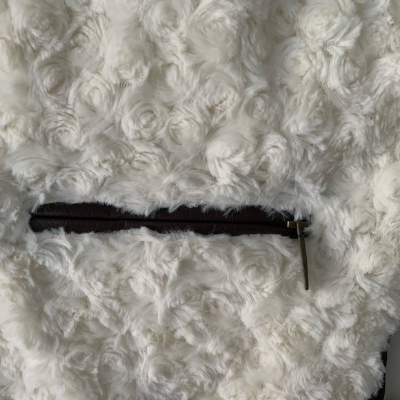 Cozy Faux Sherling/Fur Vest - Picture 4 of 7